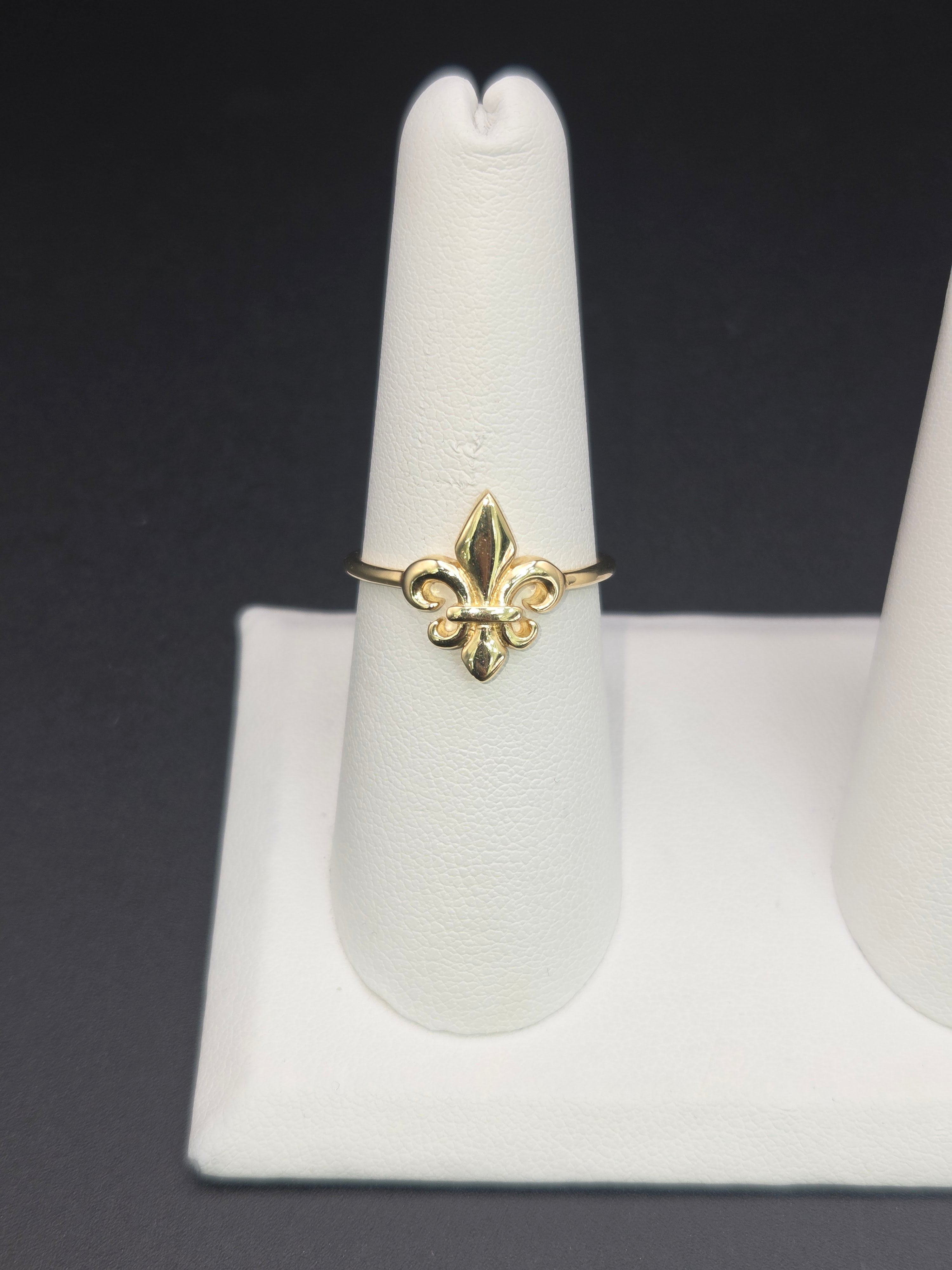 14k Solid Gold Ring fleur-de-lis