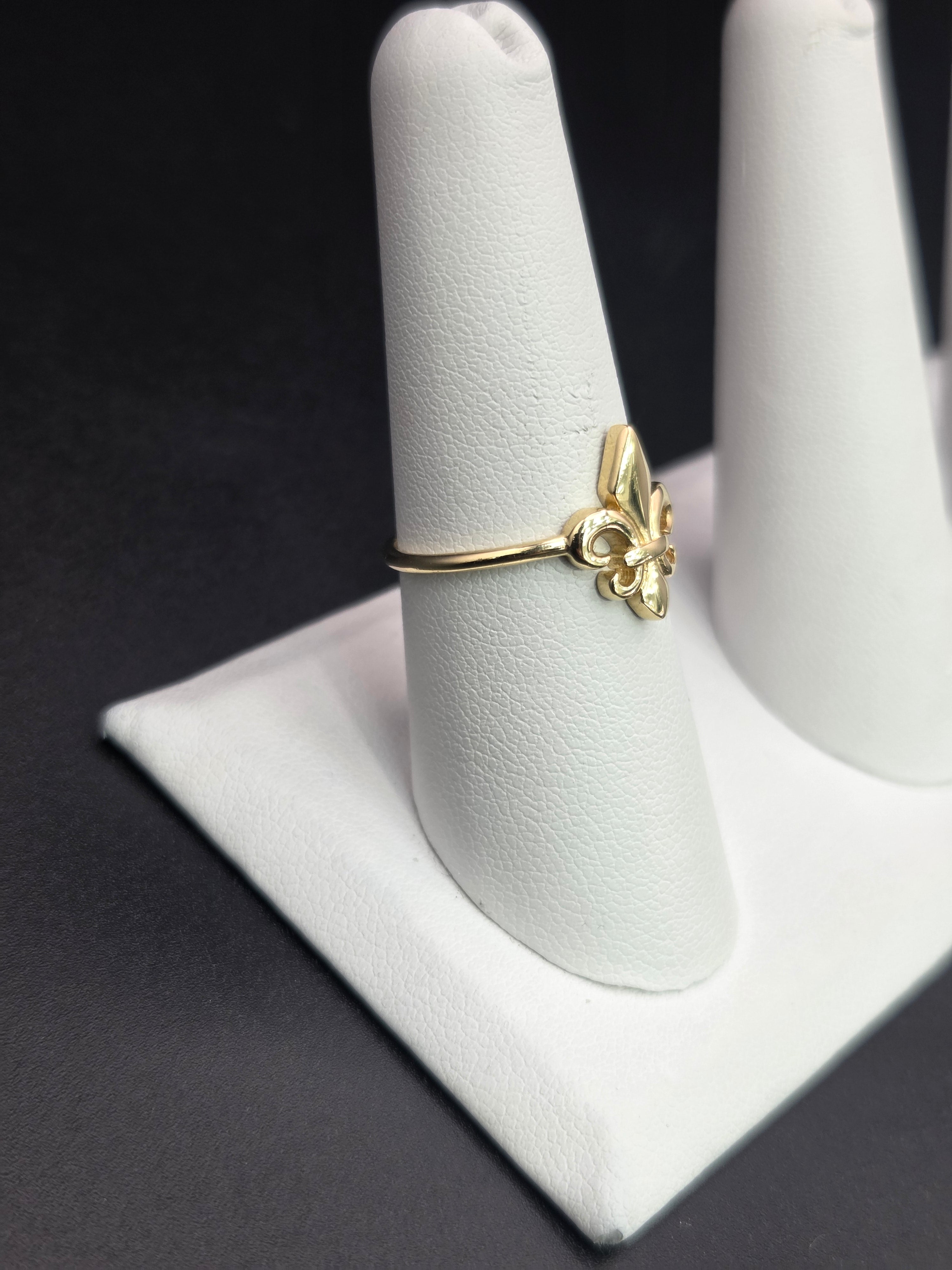 14k Solid Gold Ring fleur-de-lis