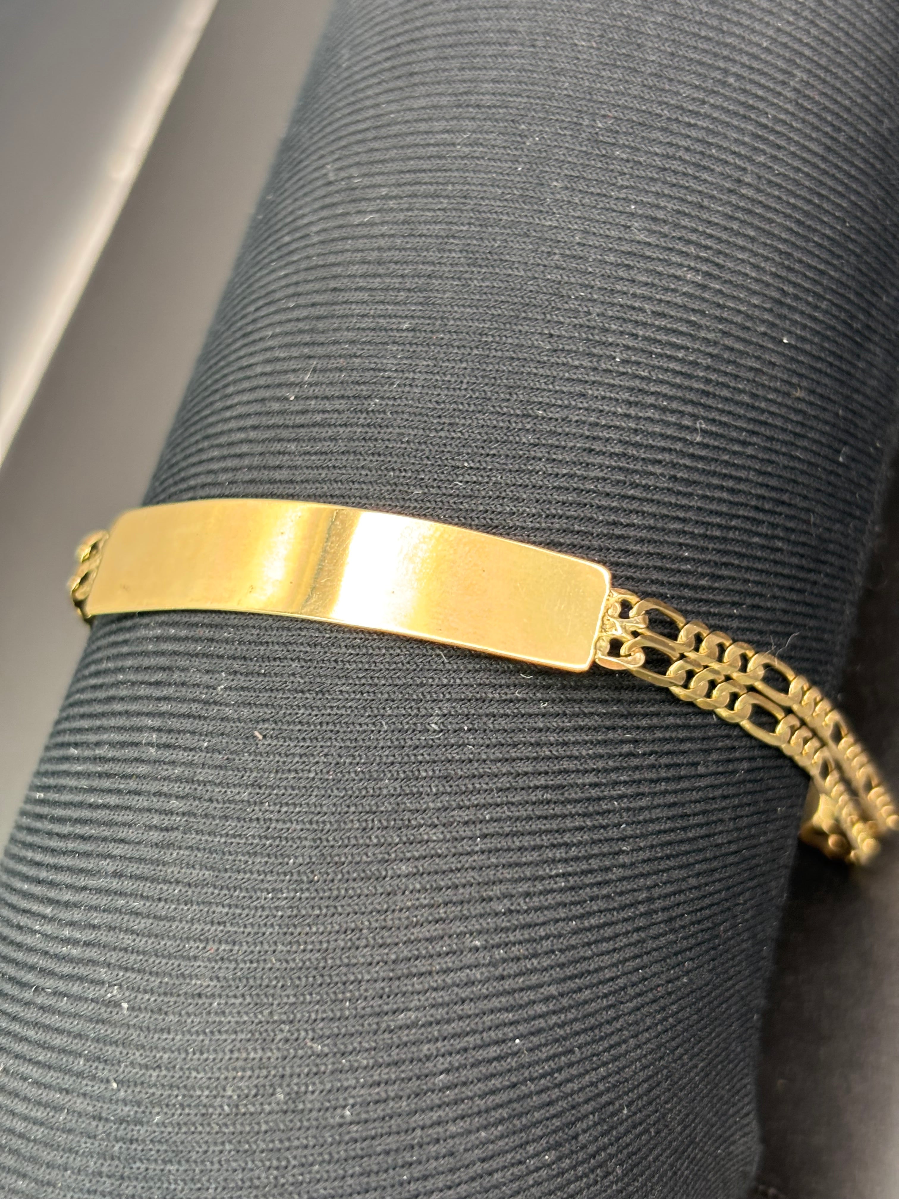 14k Solid Gold Figaro Link Bracelet