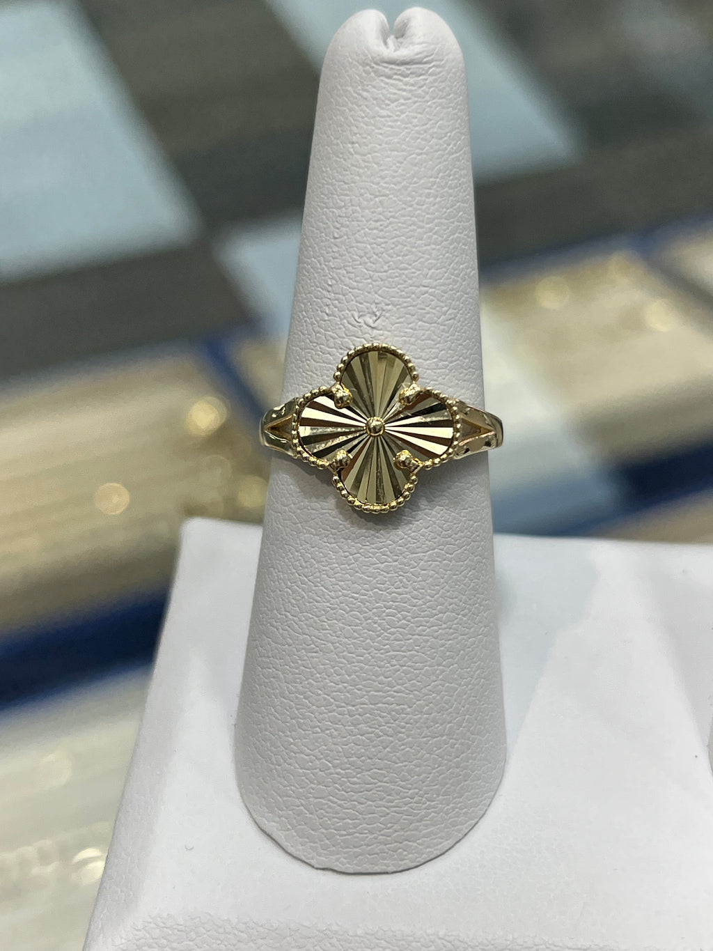 14K Gold Clover Ring
