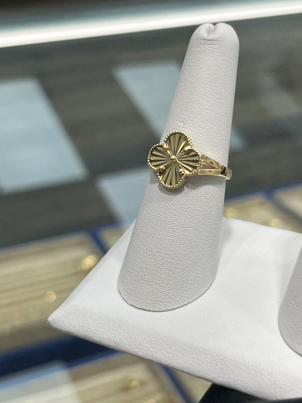 14K Gold Clover Ring