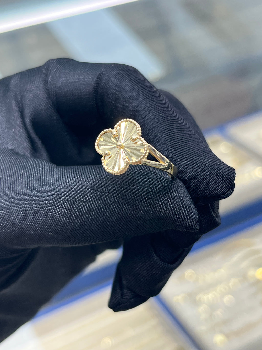 14K Gold Clover Ring