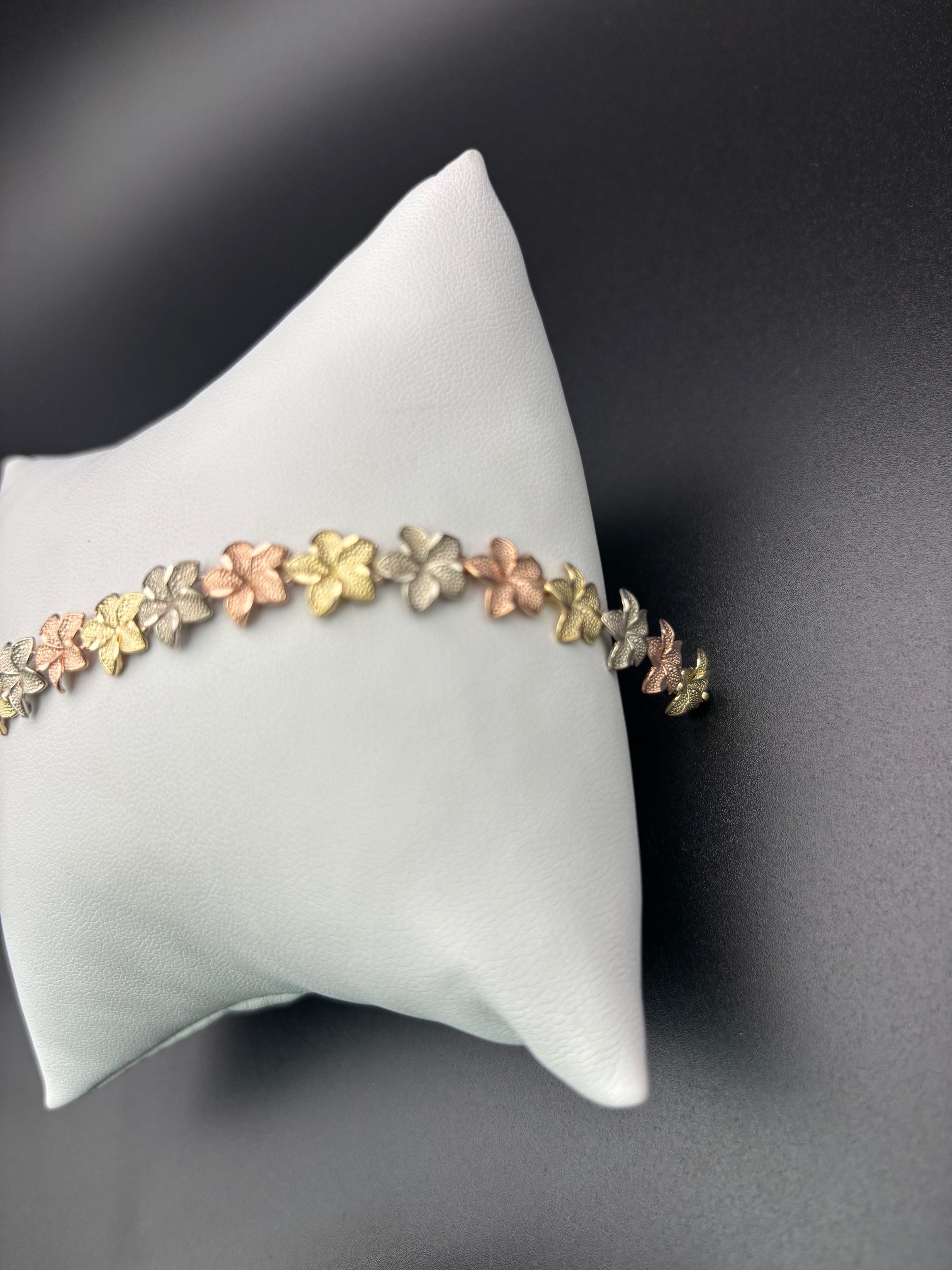 10k Solid Gold Bracelet Link Flowers