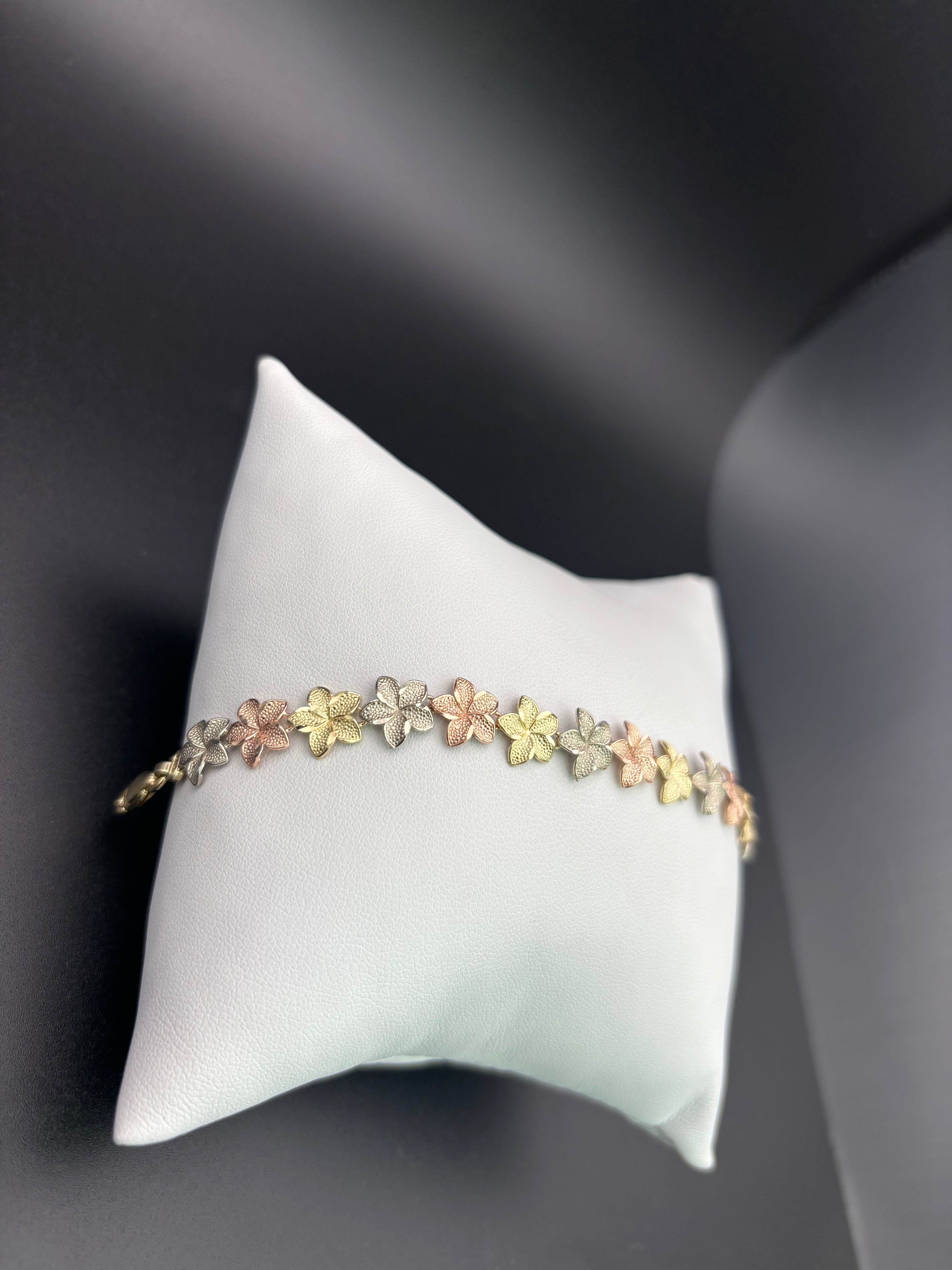 10k Solid Gold Bracelet Link Flowers
