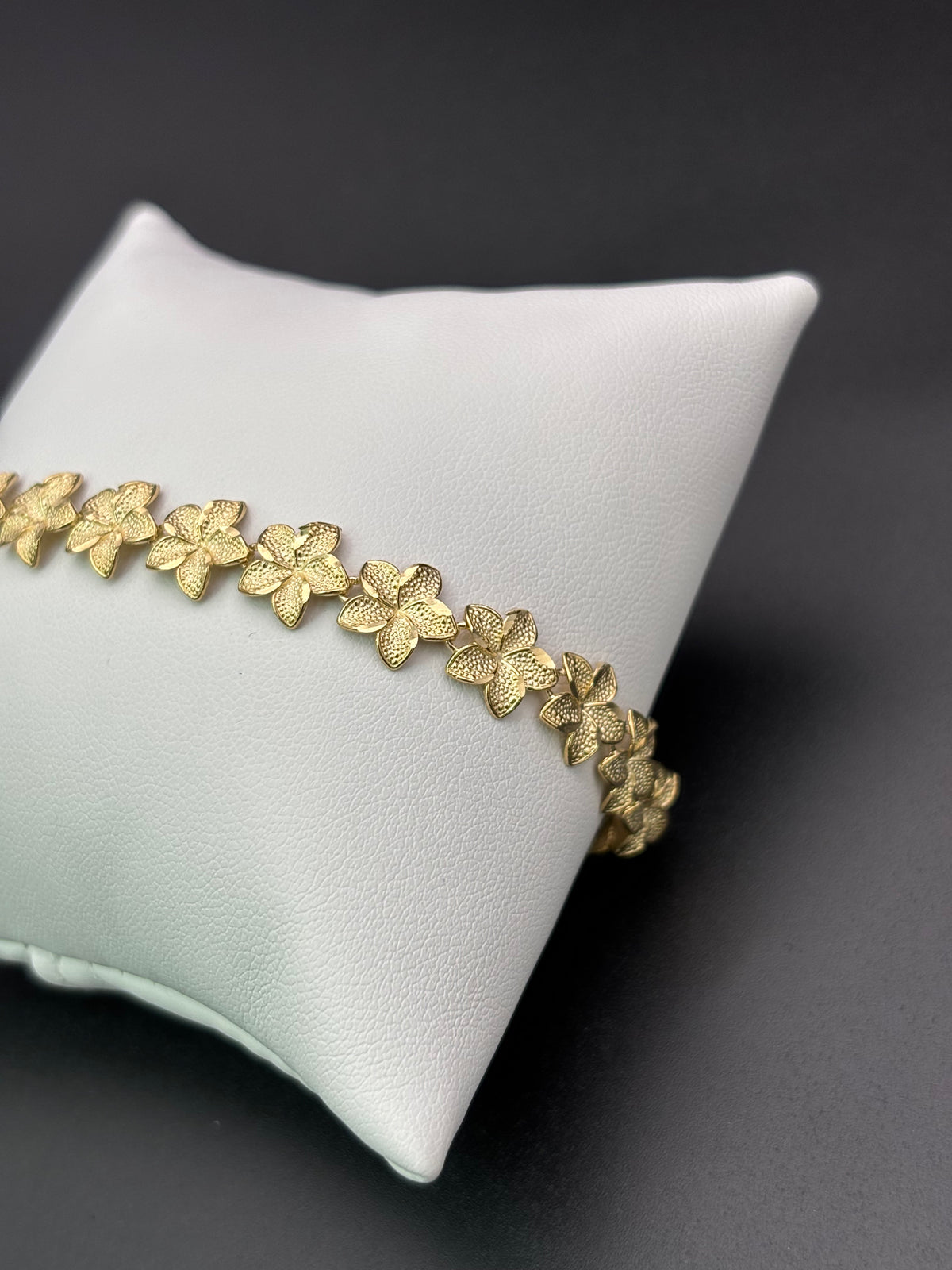10k Solid Gold Bracelet Link Flowers