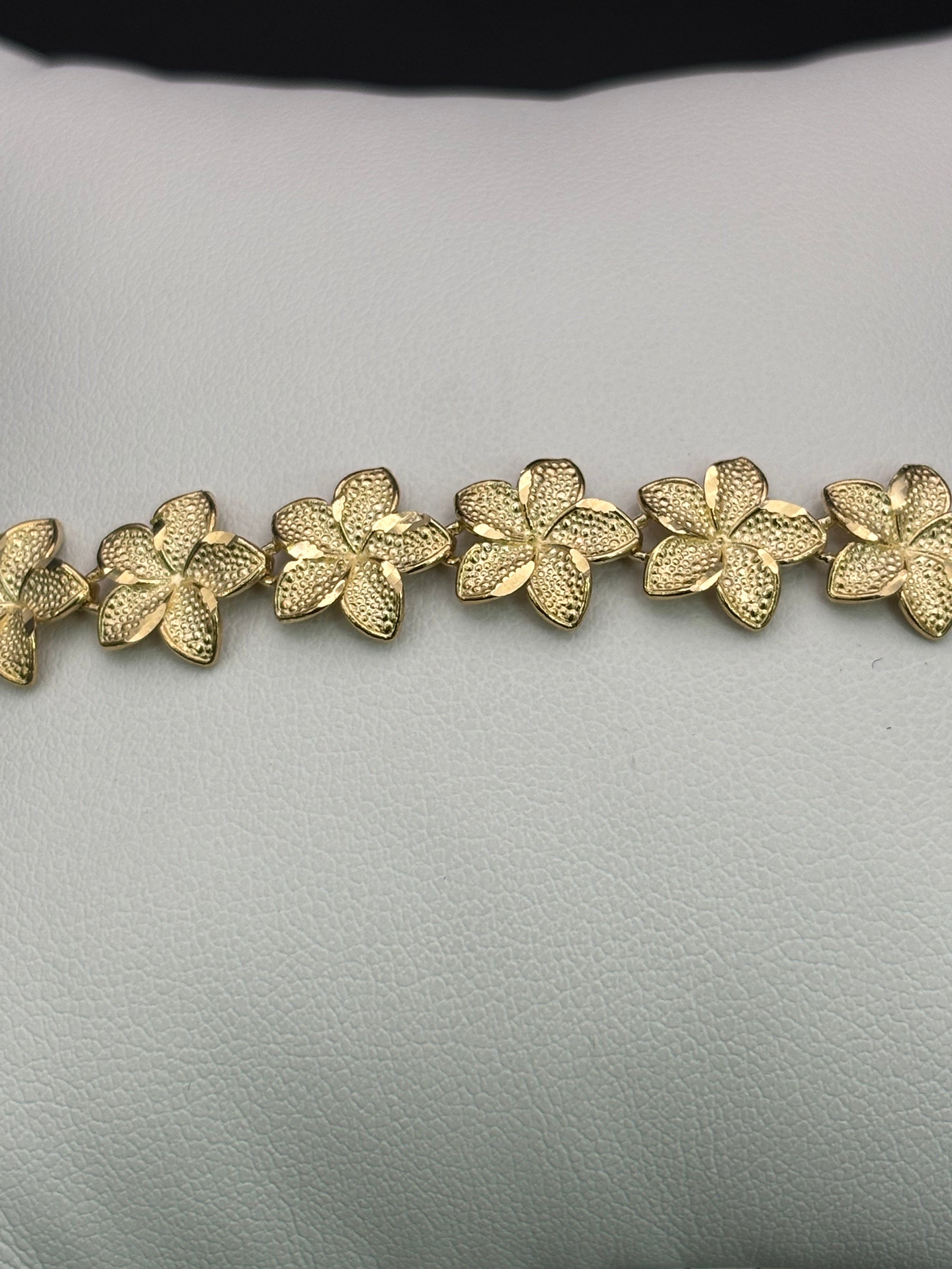 10k Solid Gold Bracelet Link Flowers