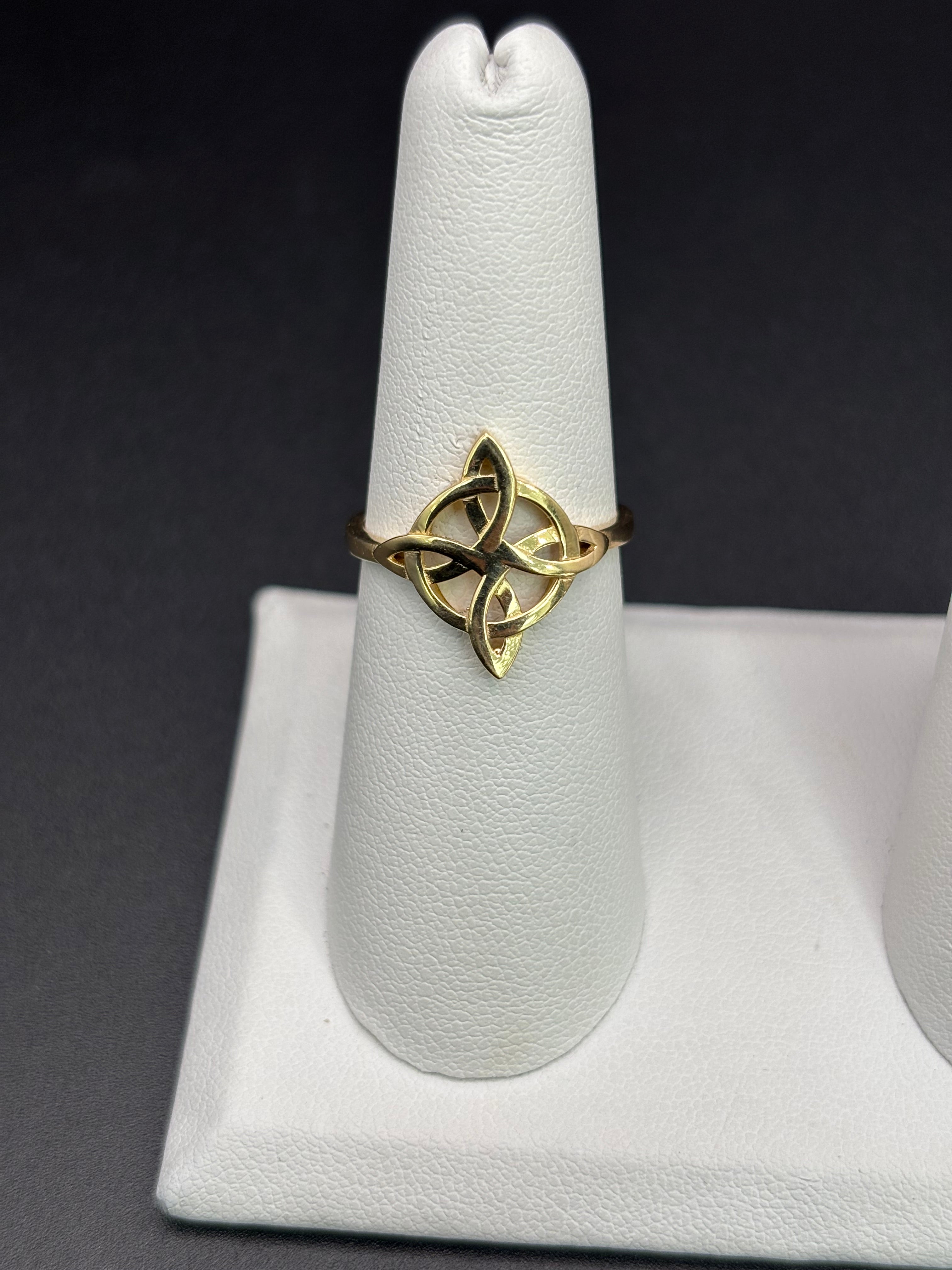 14k Solid Gold Ring Celtic Knot Witch Knot