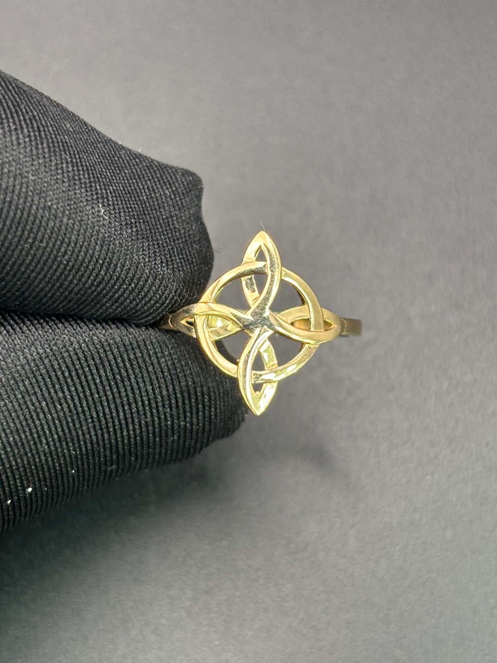 14k Solid Gold Ring Celtic Knot Witch Knot