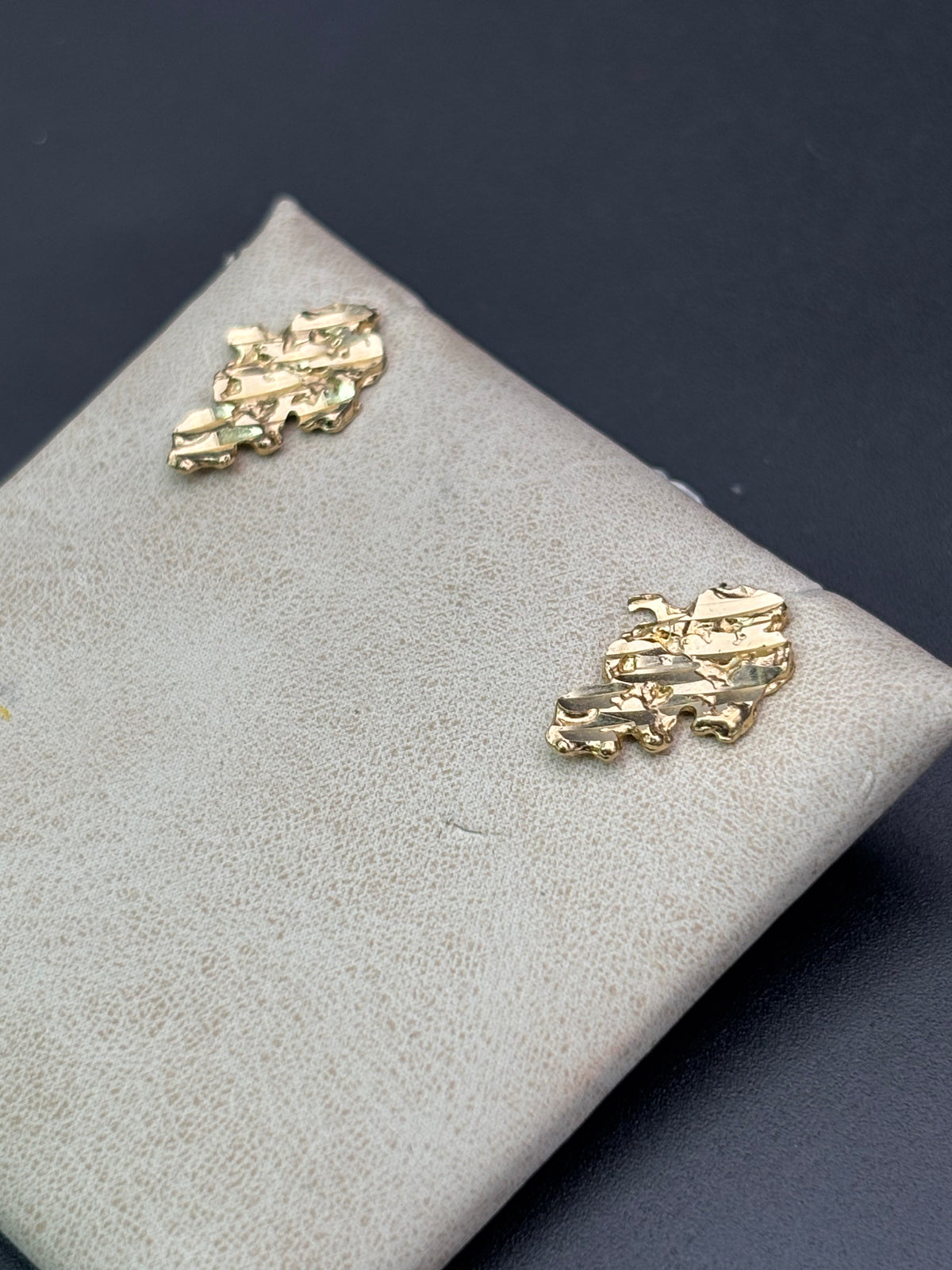 14k Solid Gold Nugget Grapes Earrings