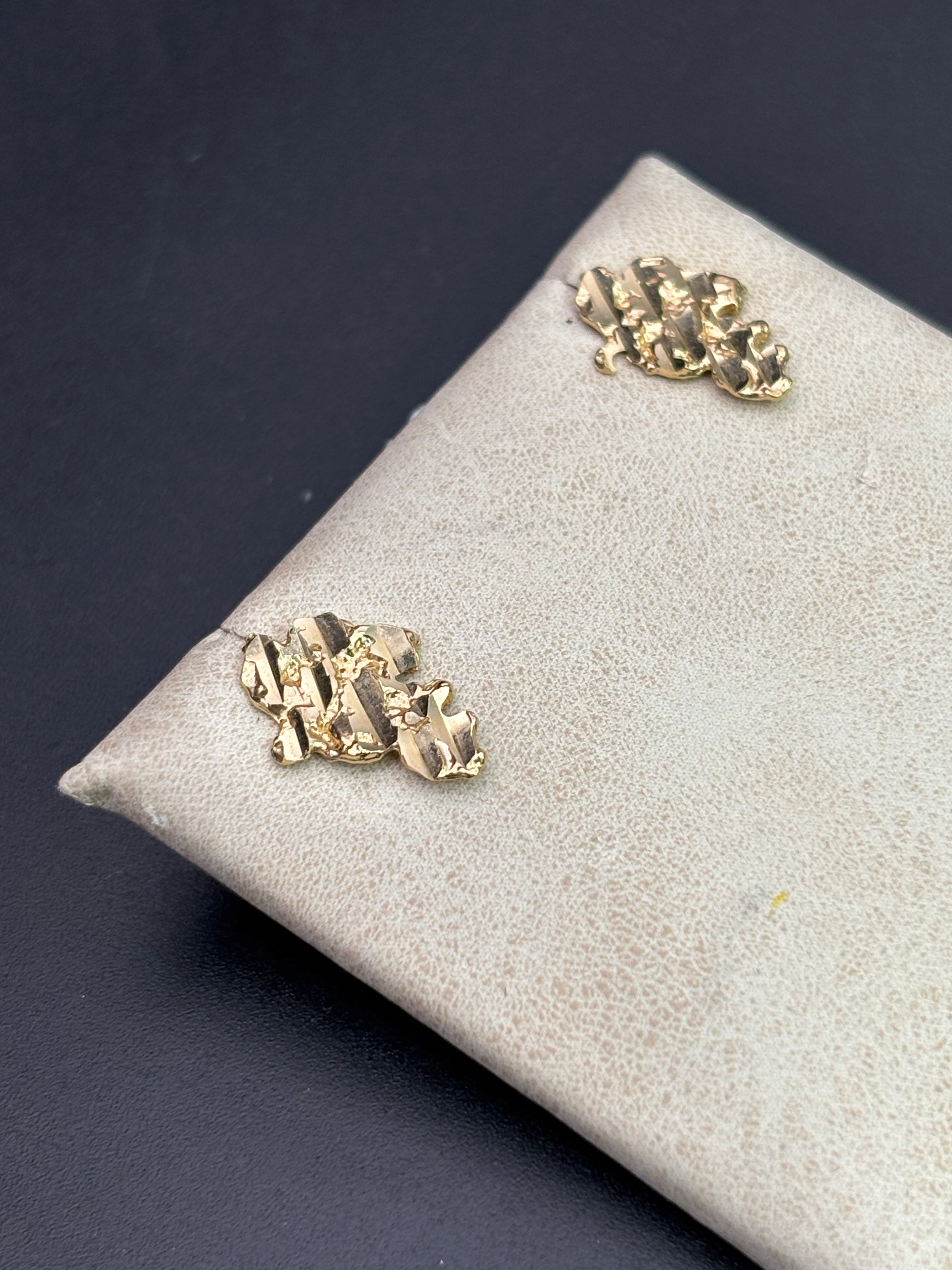 14k Solid Gold Nugget Grapes Earrings