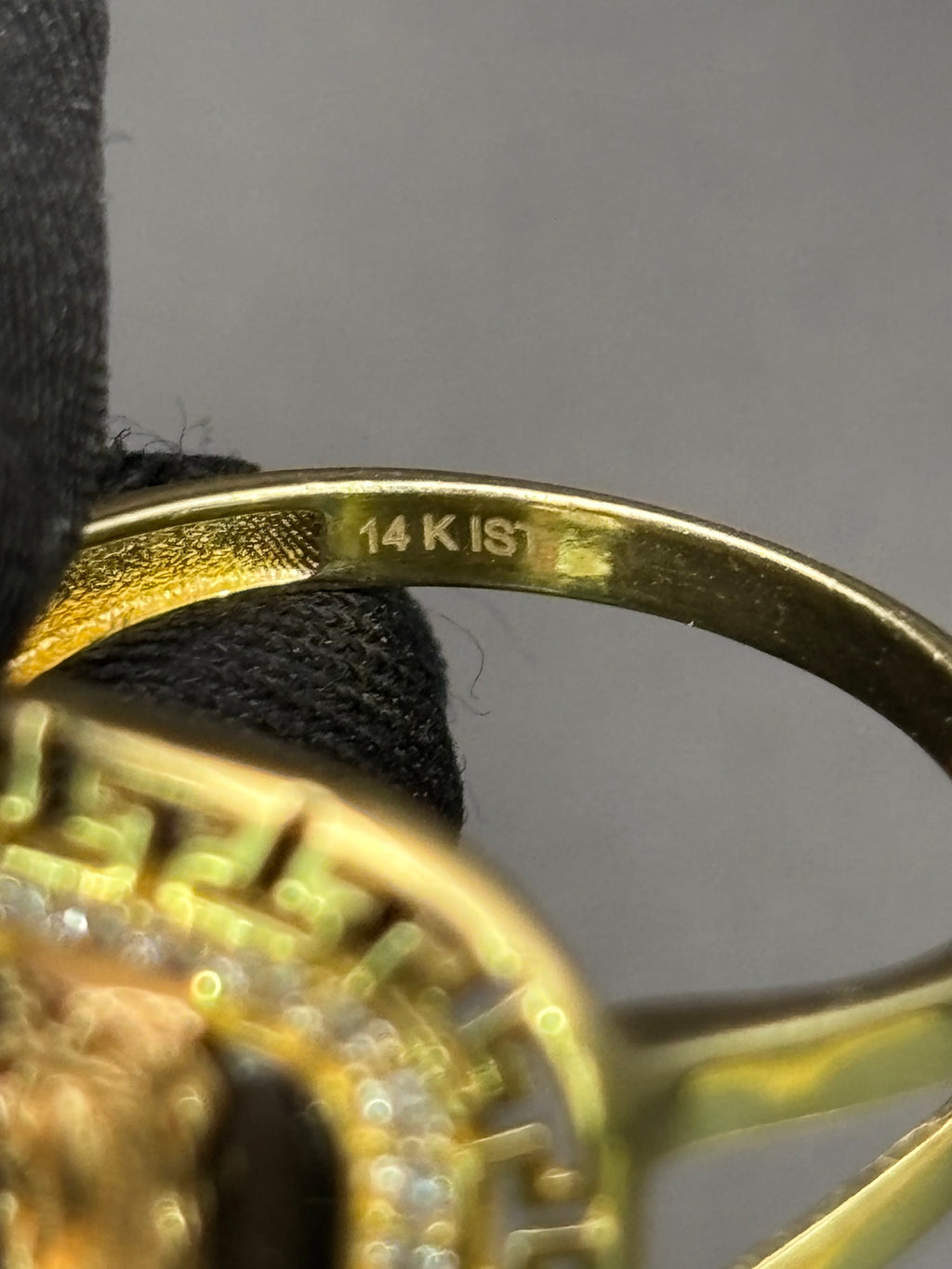 14k Solid Gold Ring Virgin Mary