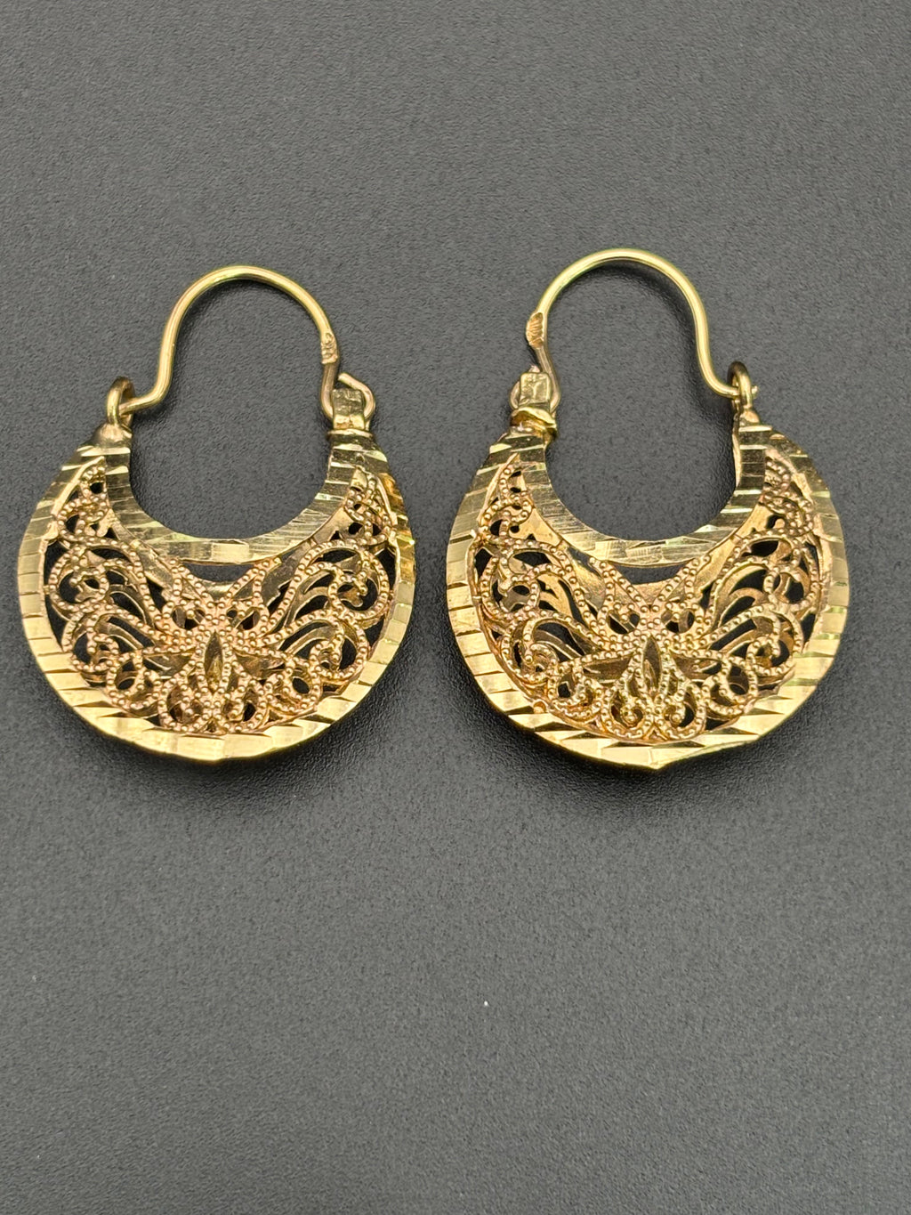 14k Solid Gold 14k Basket Earrings Virgin Mary