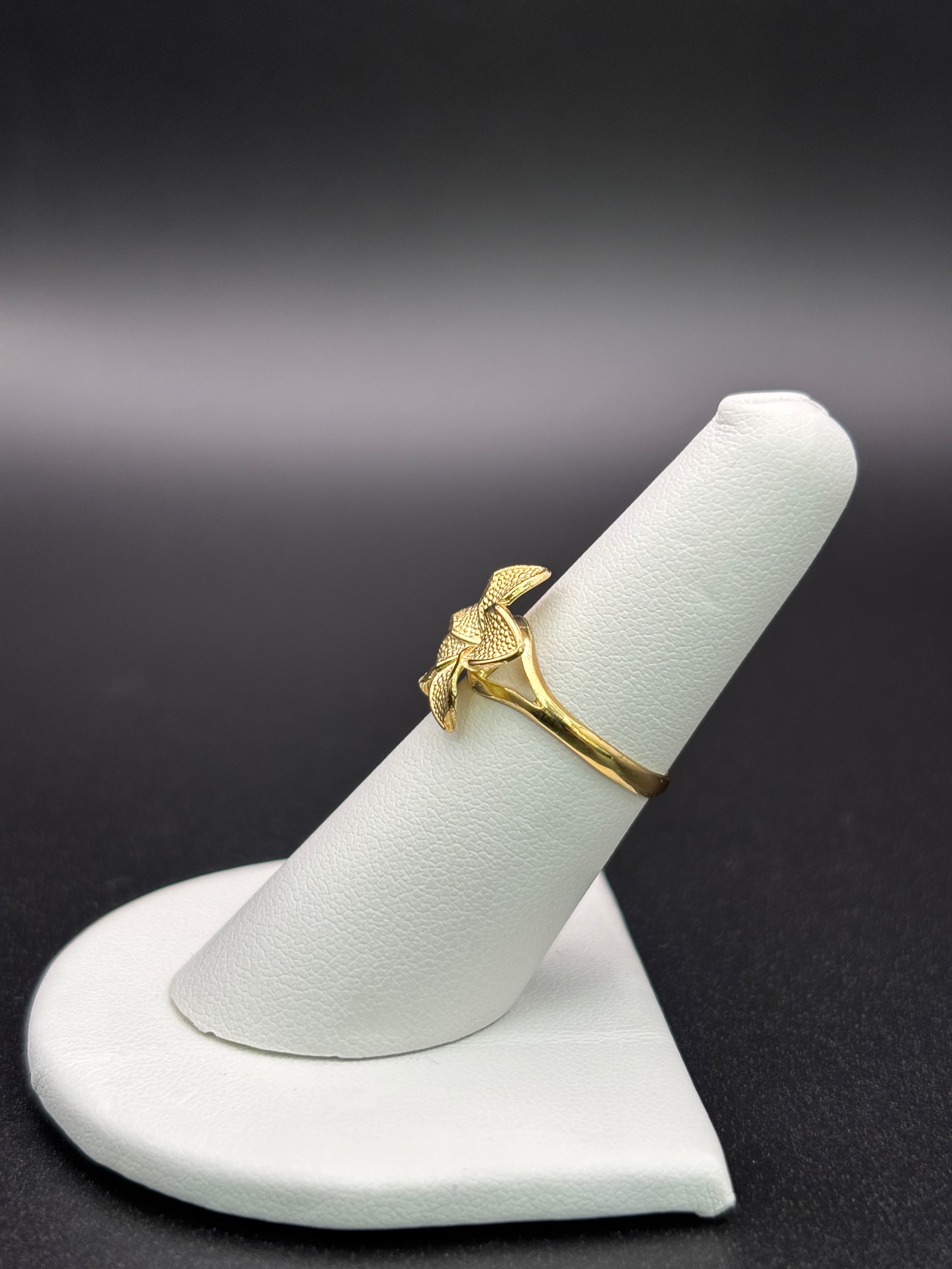 10k Solid Gold Ring Flower