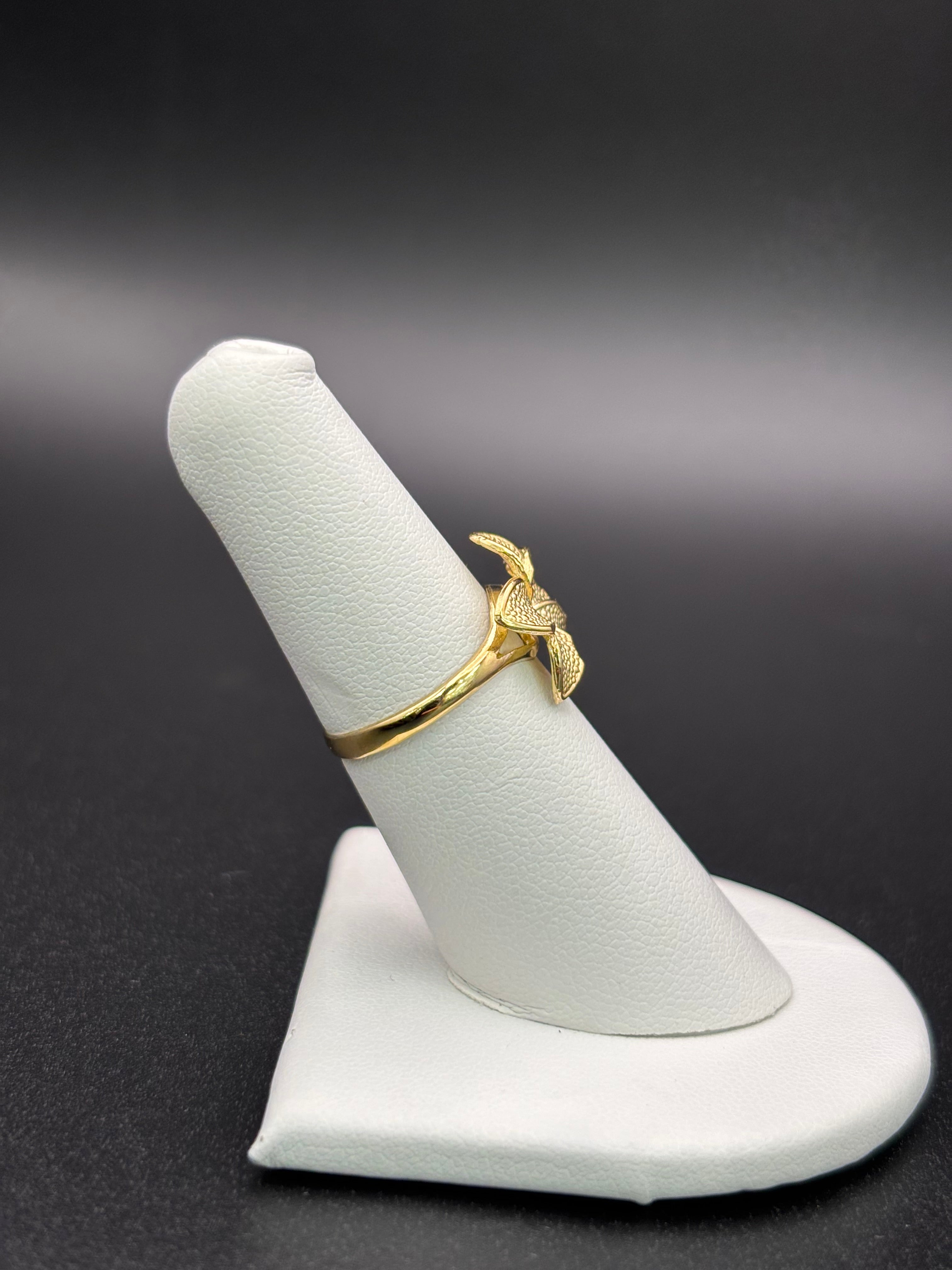 10k Solid Gold Ring Flower