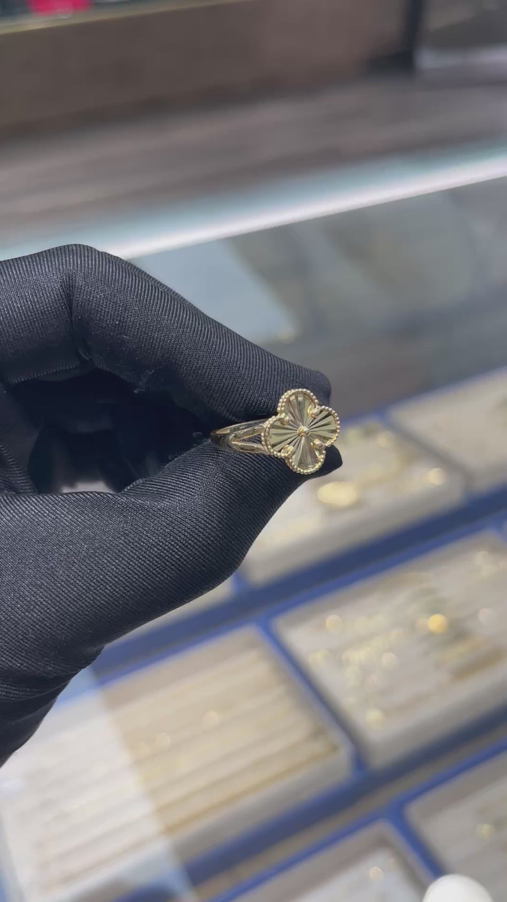 14K Gold Clover Ring